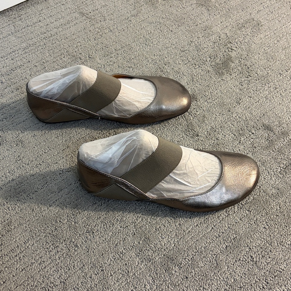 Gentle Souls Metallic Gold Flats - Picture 4 of 7